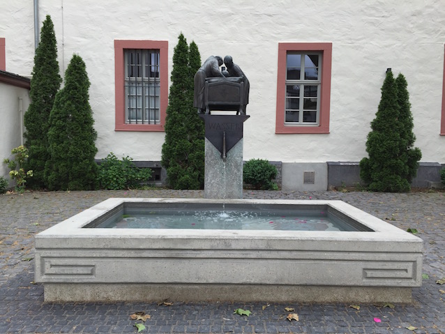 Foto: Georgs Brunnen - Brüderhaus