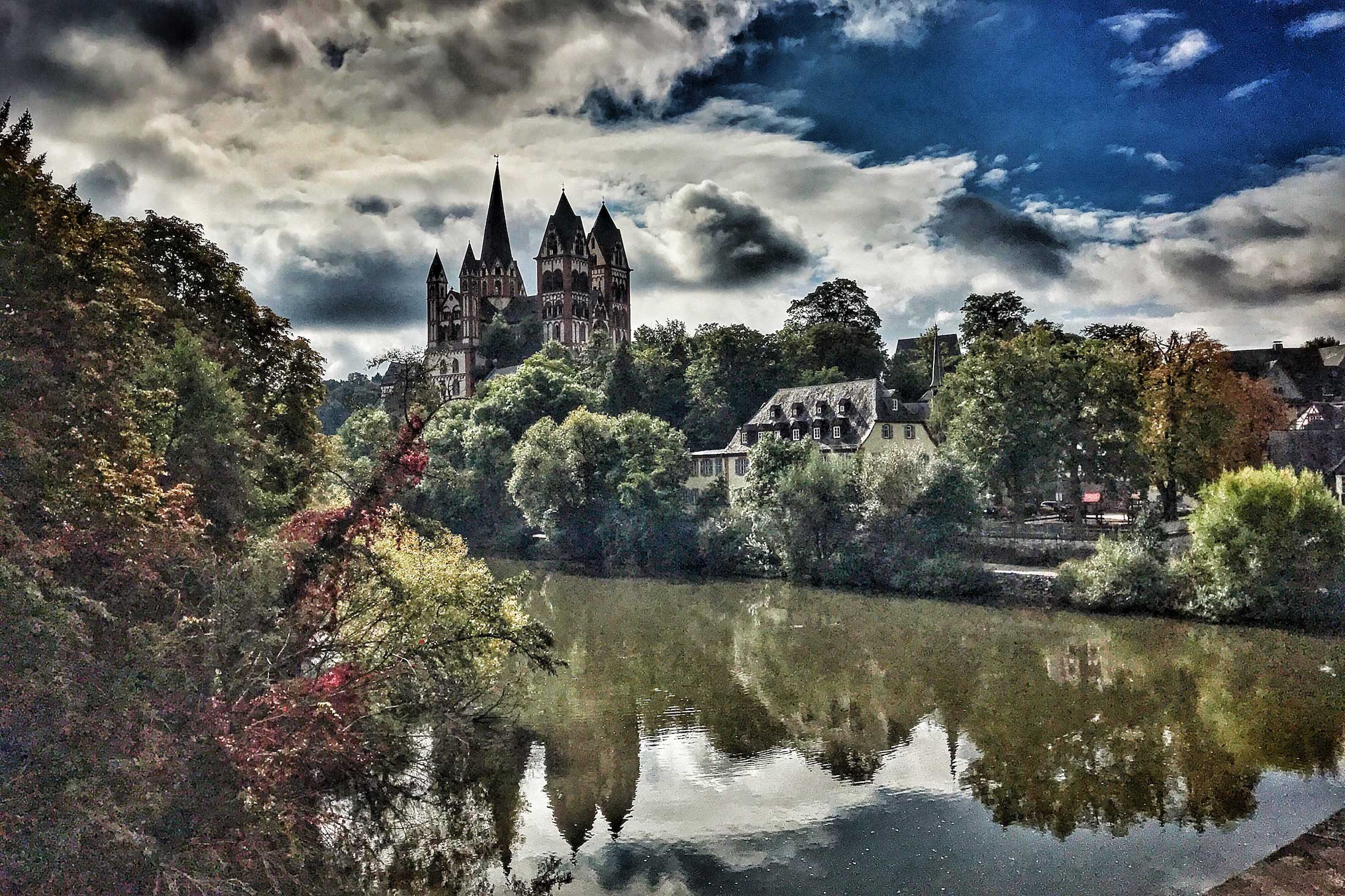 Blick über die Alte Lahnbrücke