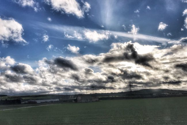 Der Himmel über uns