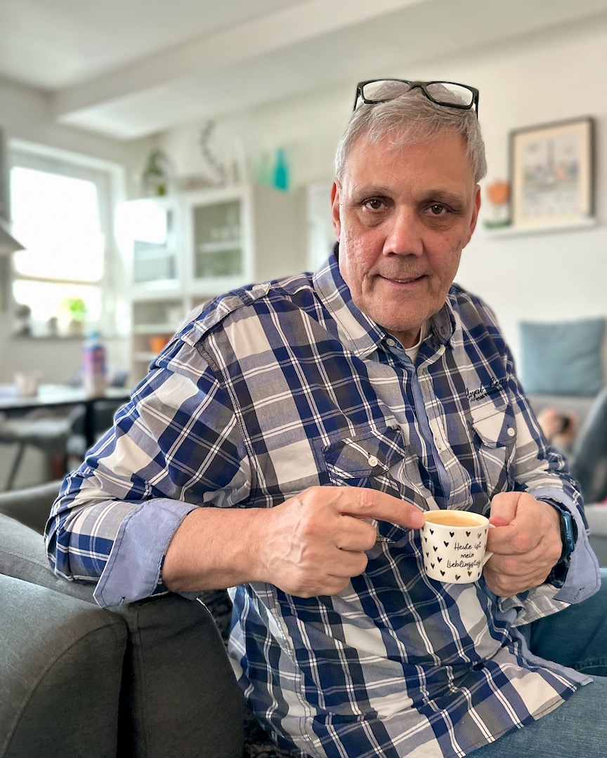 Achtsamkeitsübung beim Kaffee und Espresso trinken. 