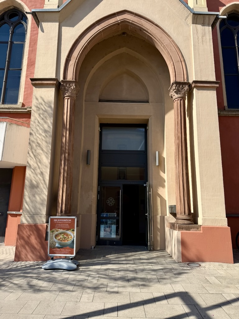 Du gehst in den Gottesdienst?