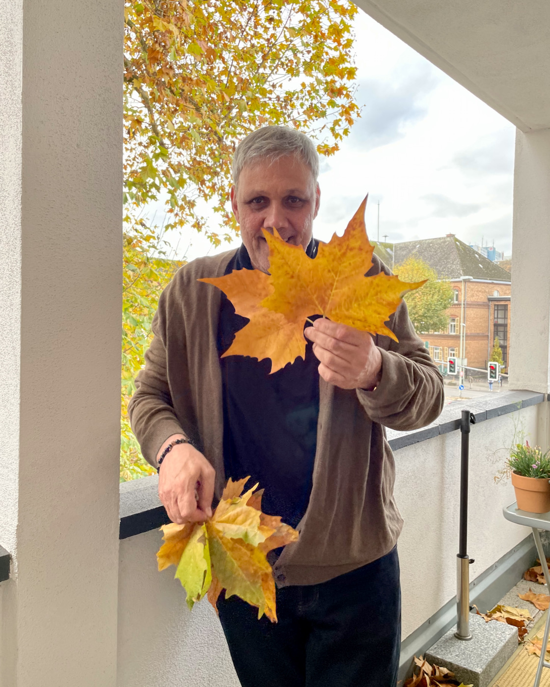 Sprichwörtlich kein Blatt vor den Mund nehmen