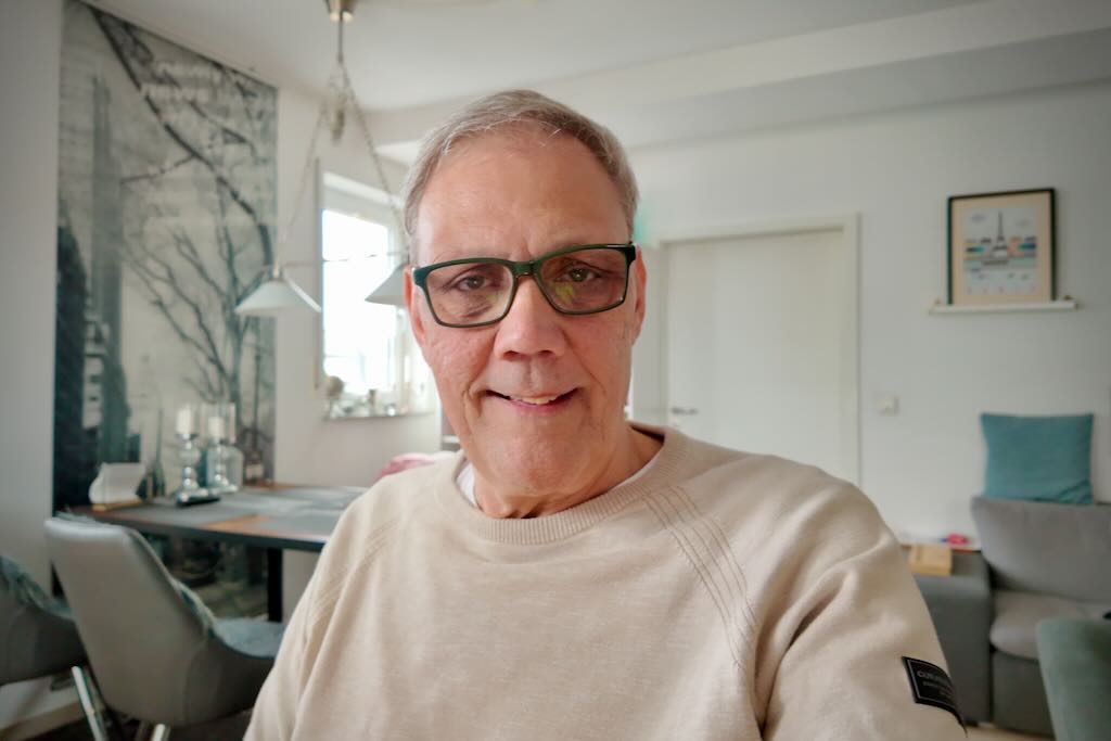 Die Sonnenstrahlen auf dem Weg